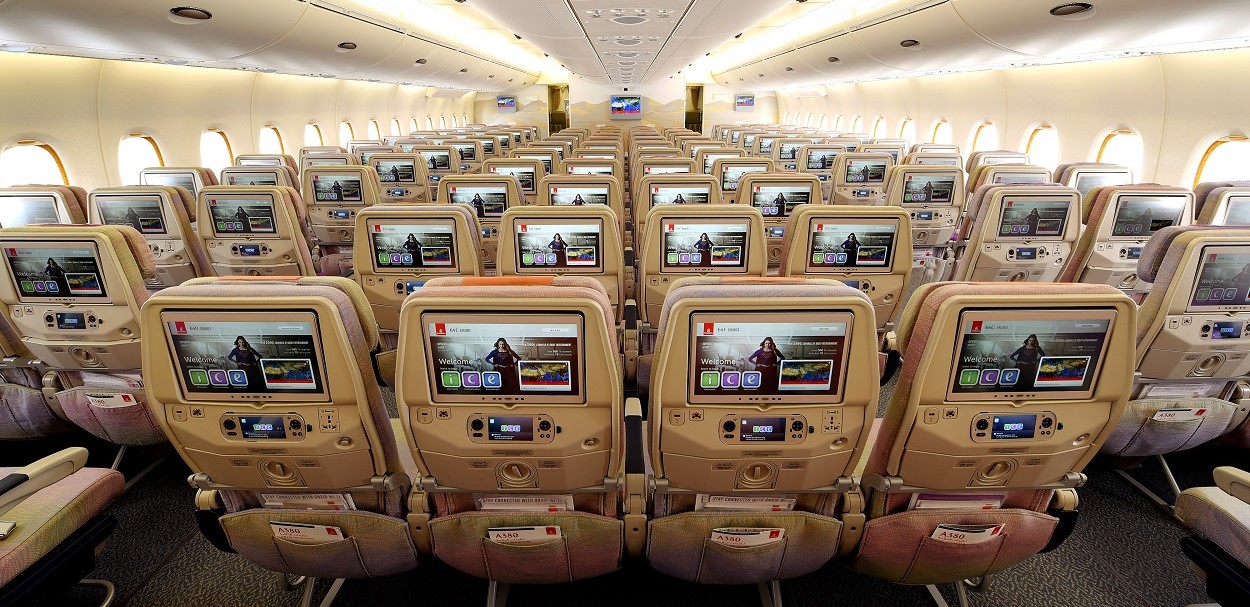 emirates economy class cabin baggage allowance